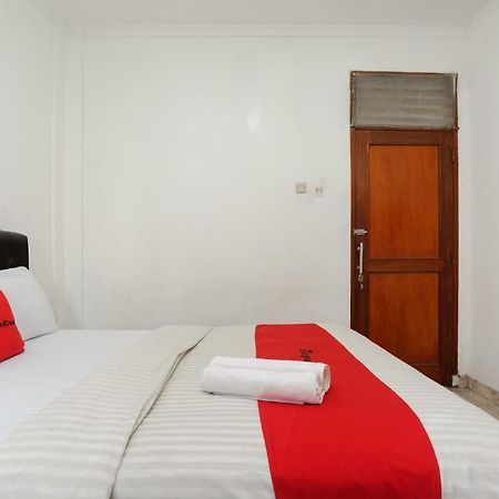 Reddoorz Syariah Near Aeon Mall Tanjung Barat Jakarta Exteriér fotografie