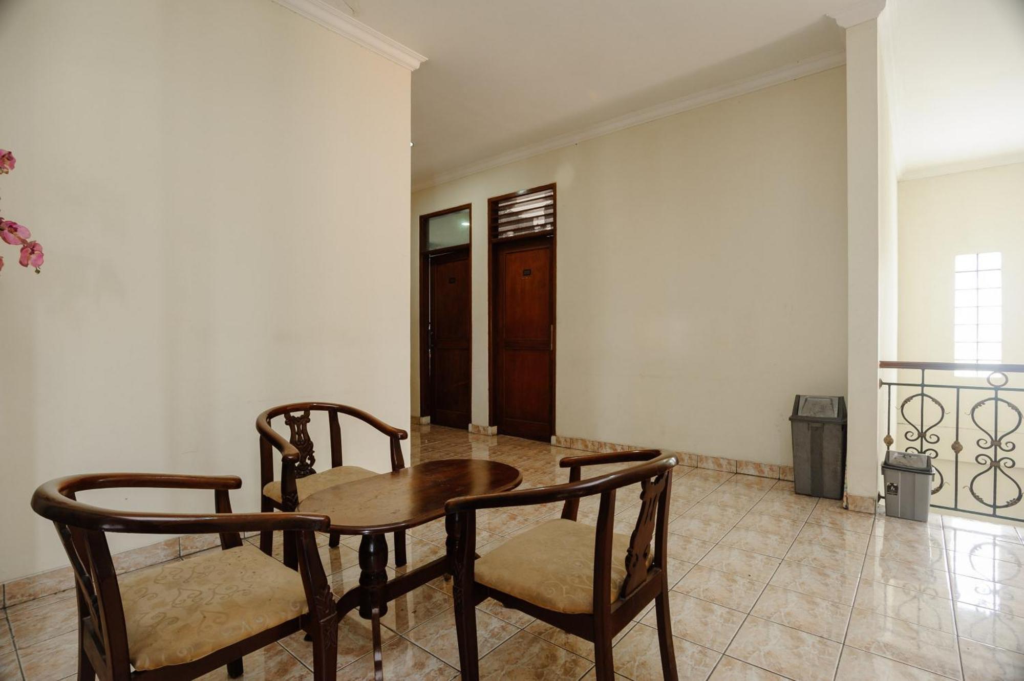 Reddoorz Syariah Near Aeon Mall Tanjung Barat Jakarta Exteriér fotografie