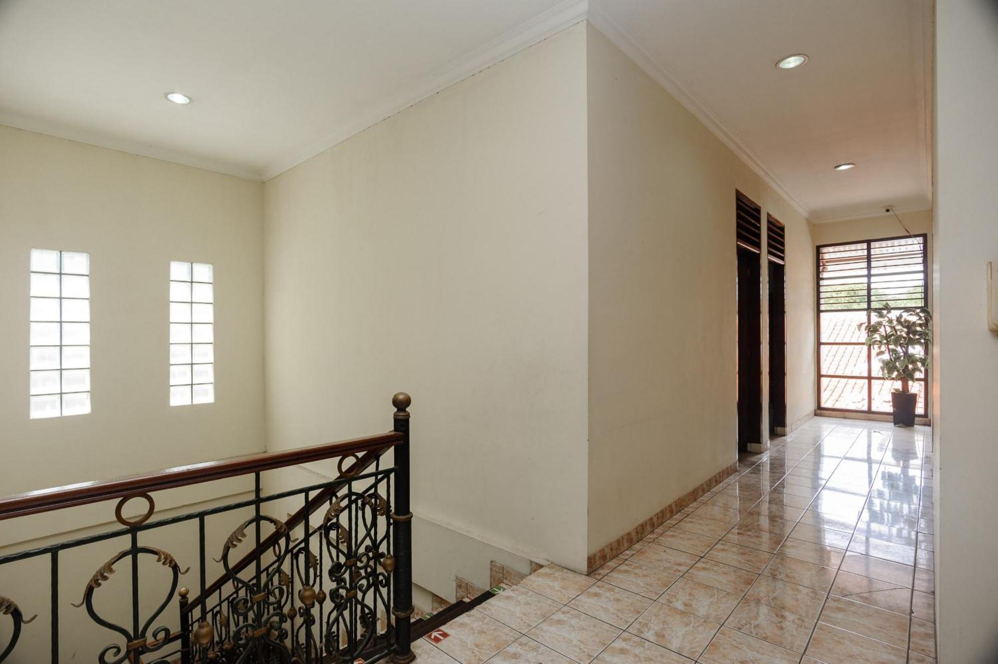Reddoorz Syariah Near Aeon Mall Tanjung Barat Jakarta Exteriér fotografie